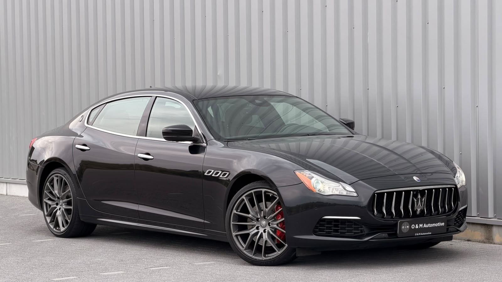 Maserati Quattroporte S Q4 — vooraanzicht schuin rechts